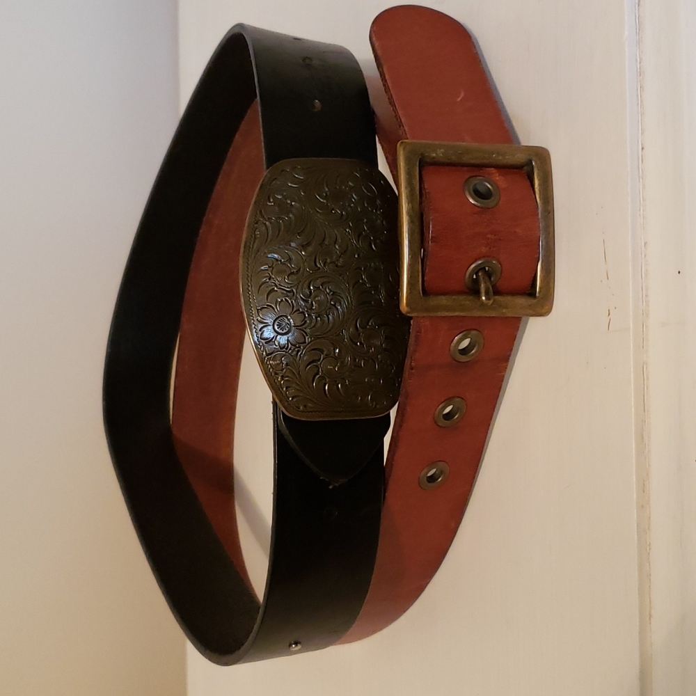 Bundle of 2 leather belts
